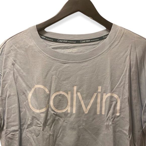 🆕 Calvin Klein Performance Logo Boxy Crop Top Tee - Picture 4 of 10